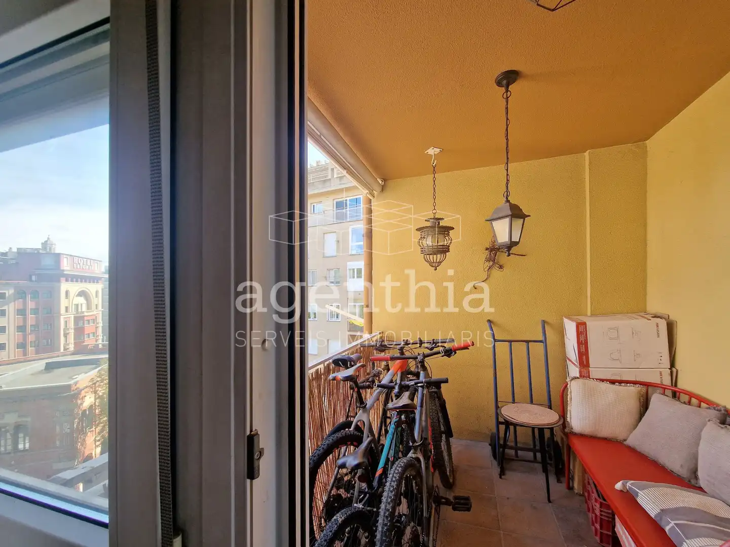 Study for sale in Girona, Girona