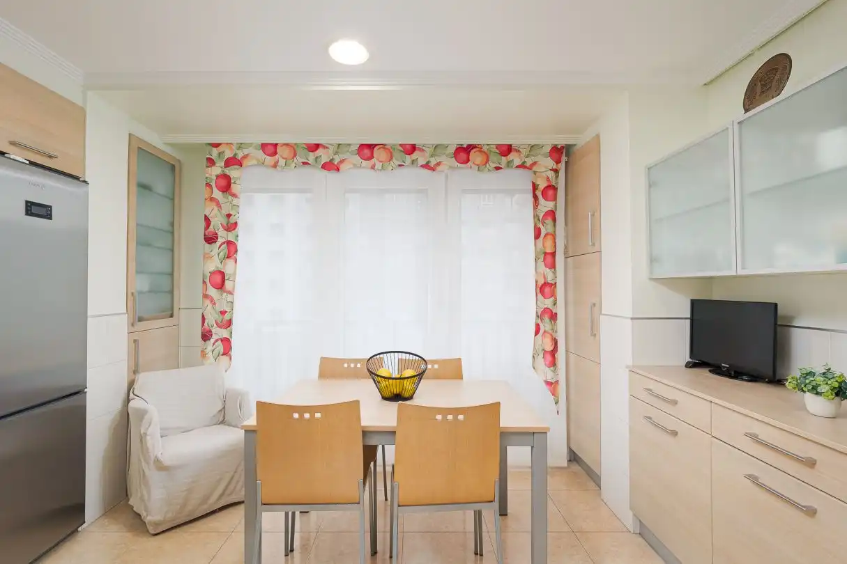 Comedor de Piso en venta en Donostia - San Sebastián  con Calefacción, Trastero y Amueblado
