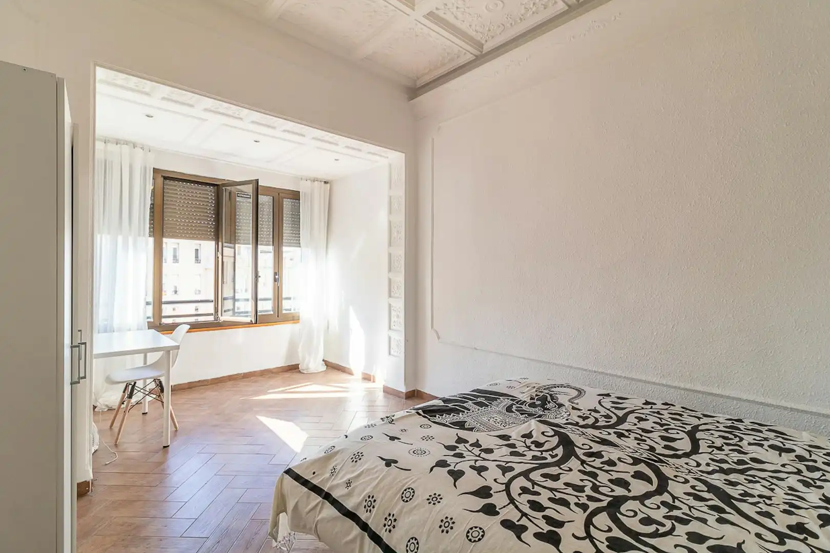 Bedroom of Flat for share in Valencia  with Air Conditioner, Heating and Furnished