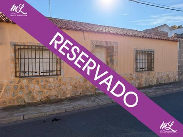 Adossat amb jardí en venda a Calle Lancha