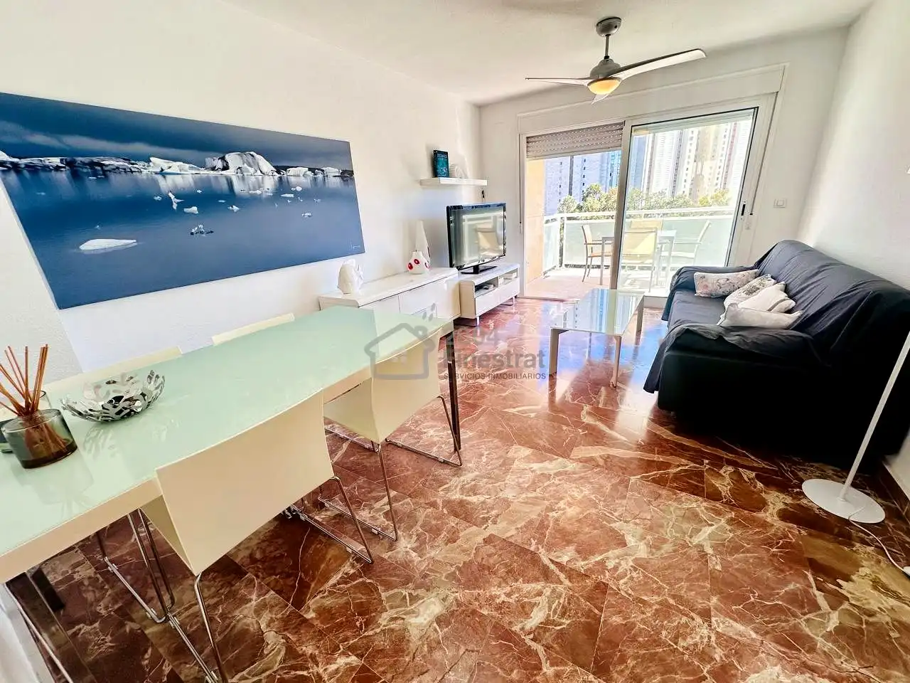 Living room of Flat for sale in Benidorm  with Terrace, Furnished and Community pool