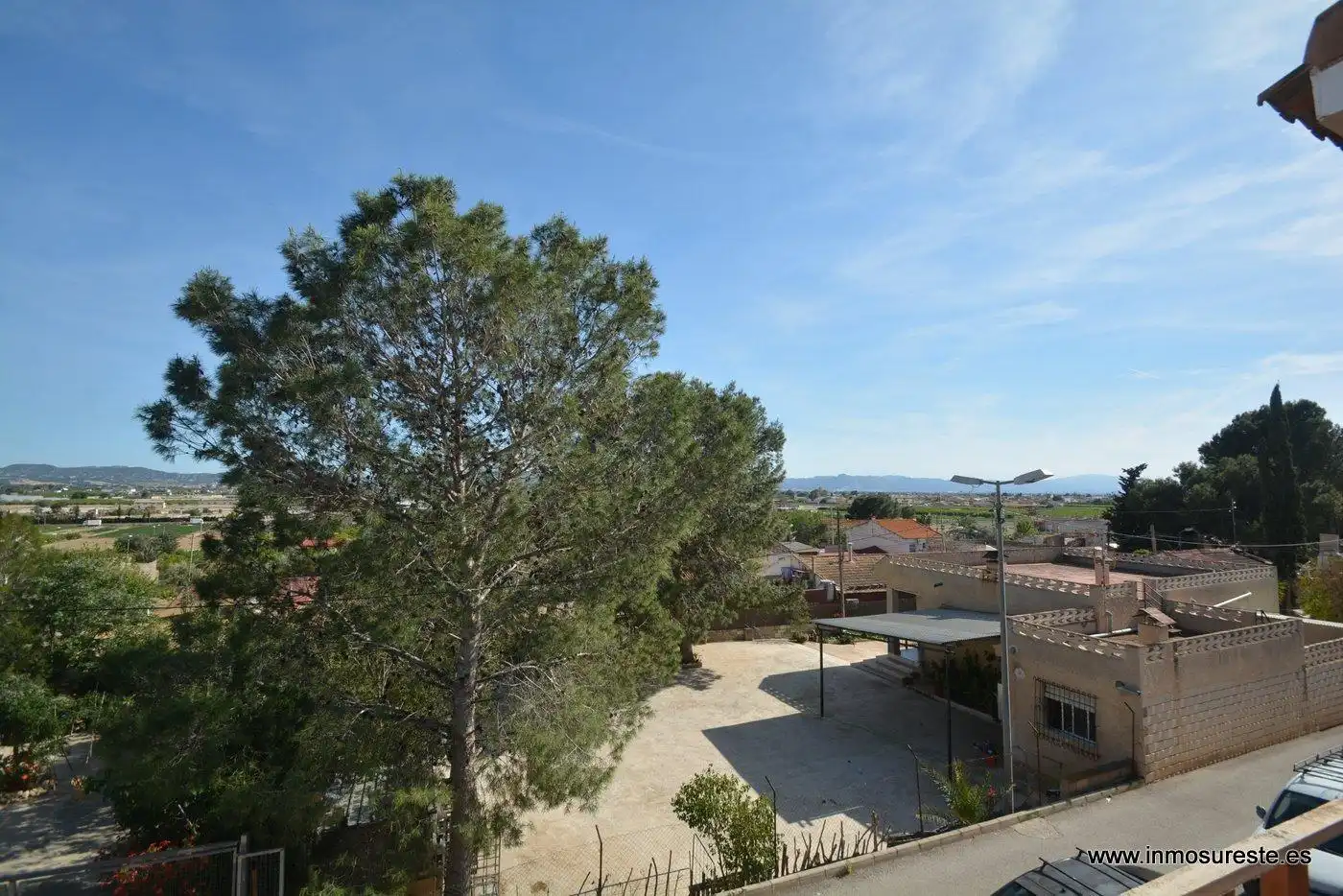Vista exterior de Casa adosada en venda en Orihuela amb Aire condicionat, Terrassa i Balcó