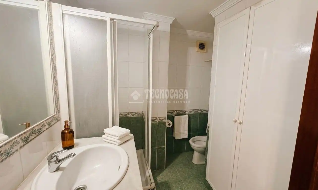 Bathroom of Flat for sale in Chiclana de la Frontera