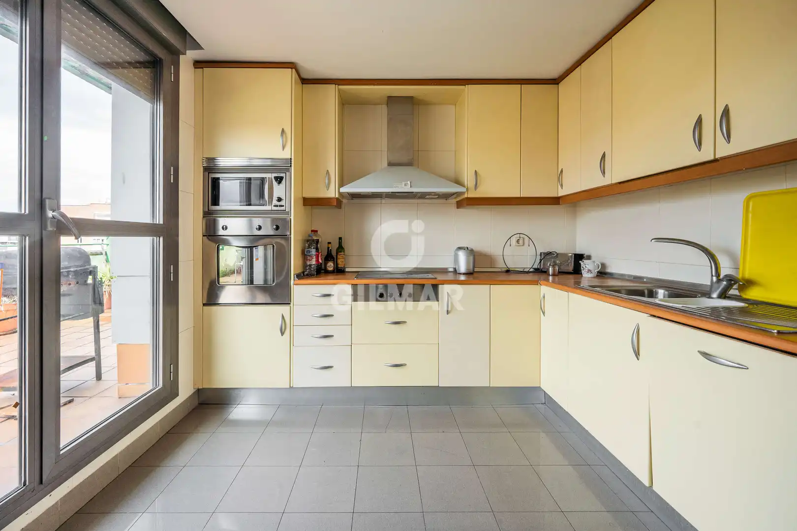 Küche von Dachboden zum Verkauf in Madrid mit Heizung, Privatgarten und Abstellraum