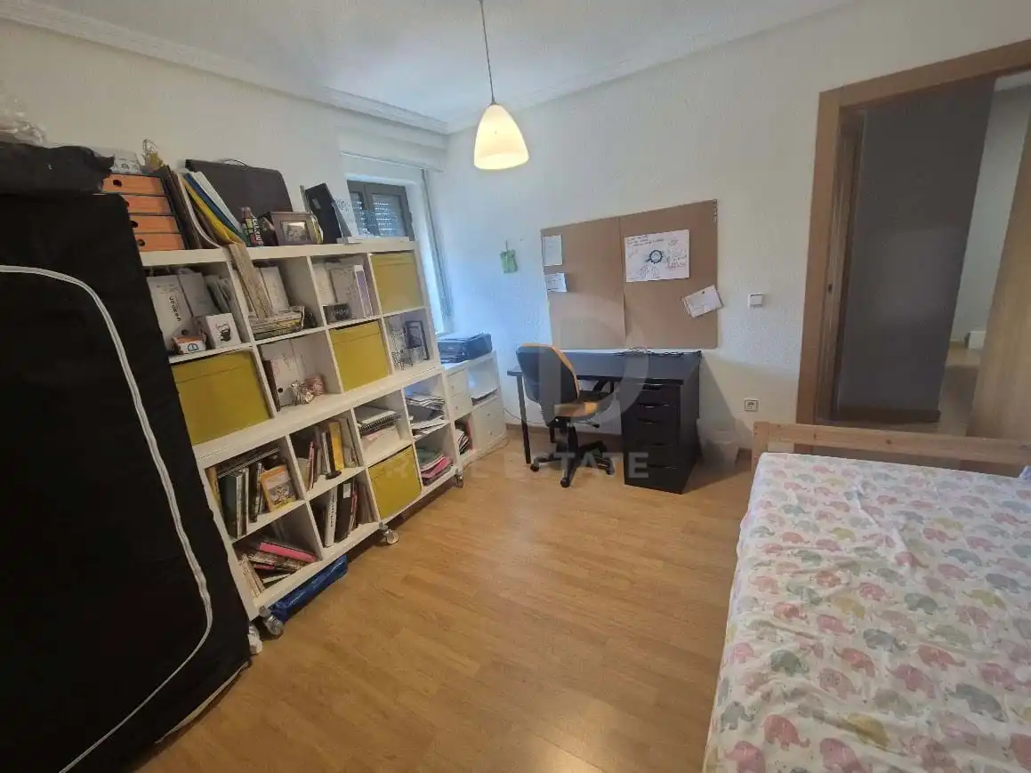 Dormitori de Casa adosada en venda en Monterrubio de Armuña amb Calefacció i Terrassa