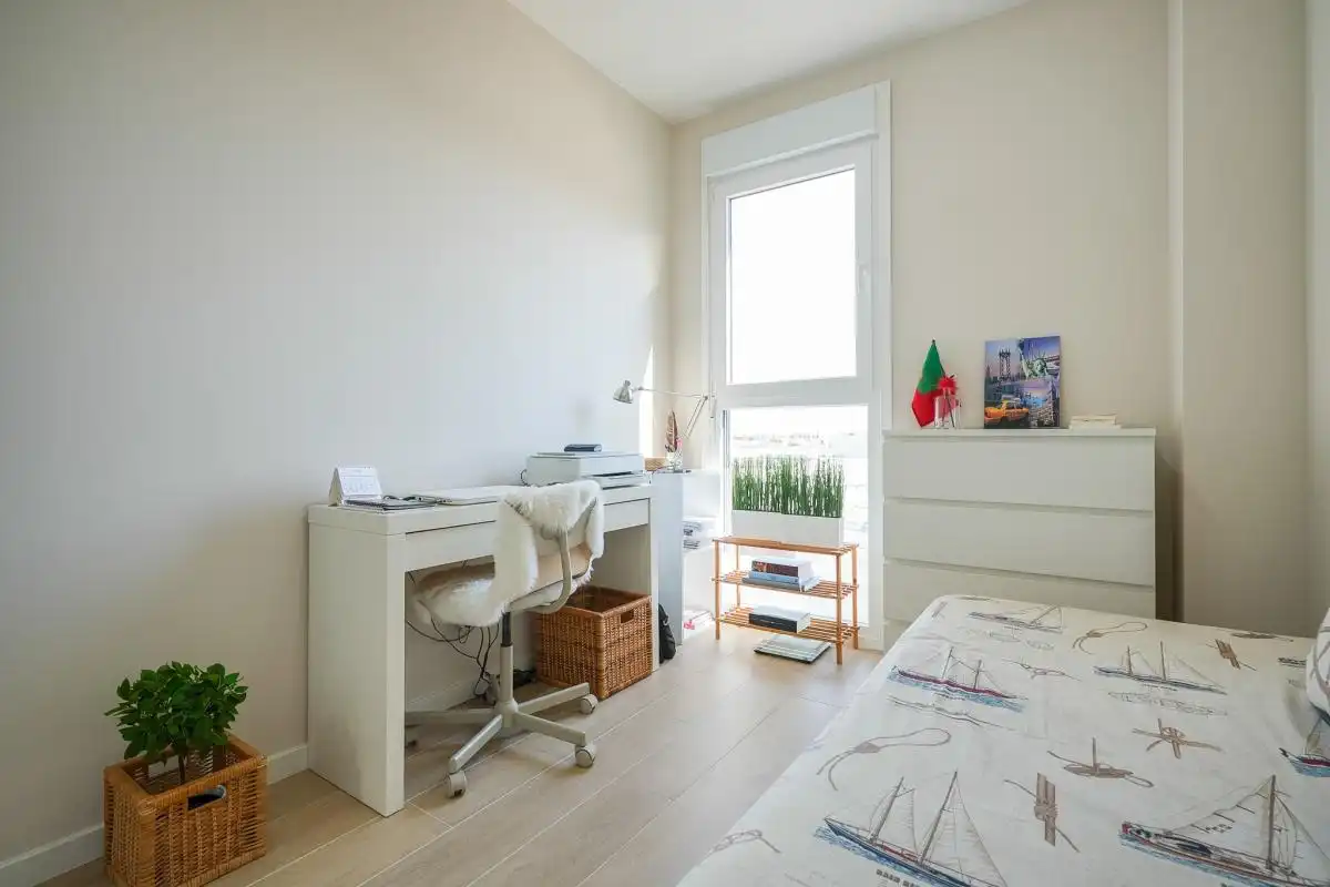 Bedroom of Flat for sale in Madrid  with Air Conditioner, Heating and Private garden