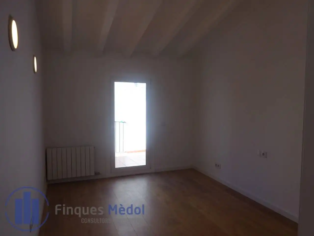 Habitación de Ático de alquiler en Tarragona con Aire acondicionado, Calefacción y Parquet
