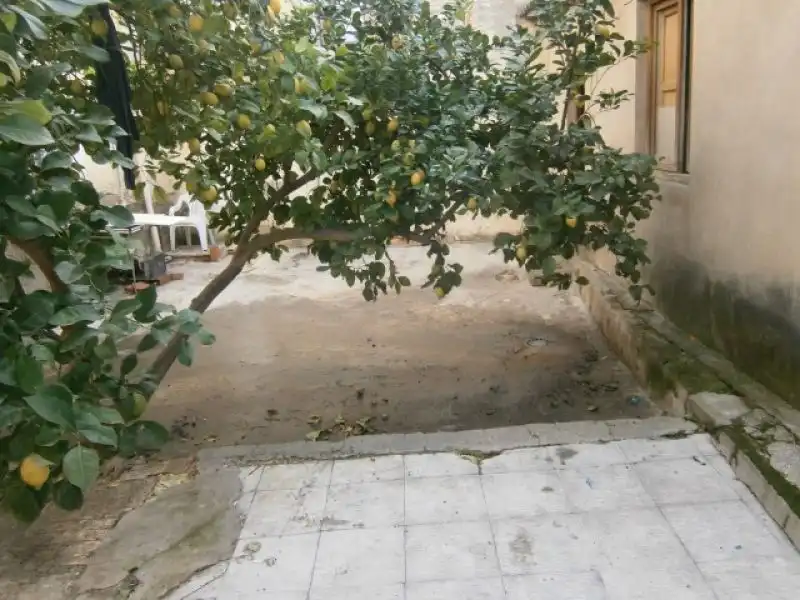 Local de alquiler en Monóvar  / Monòver con Aire acondicionado y Amueblado
