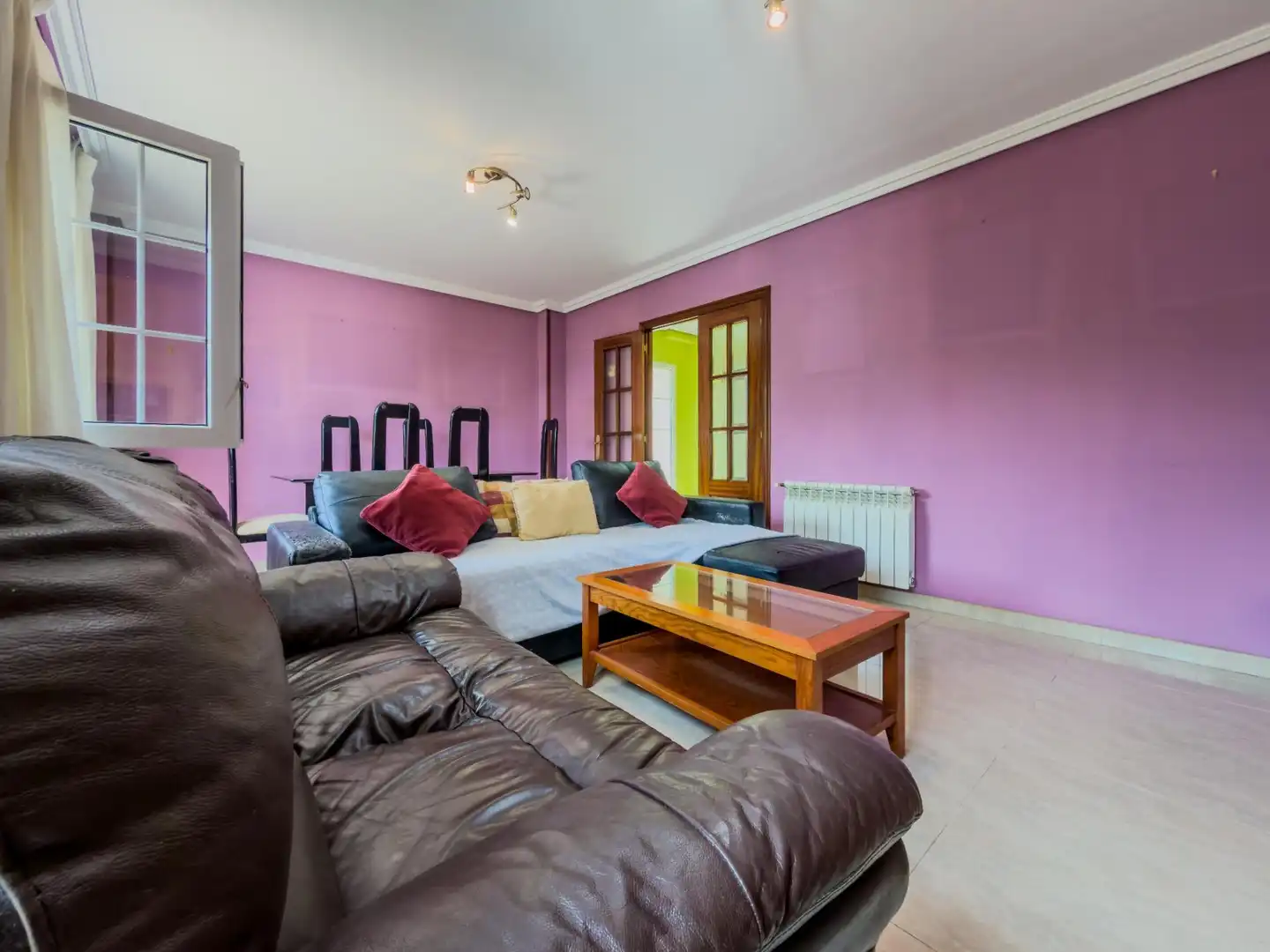 Sala d'estar de Casa adosada en venda en Villaescusa (Cantabria) amb Calefacció i Parquet