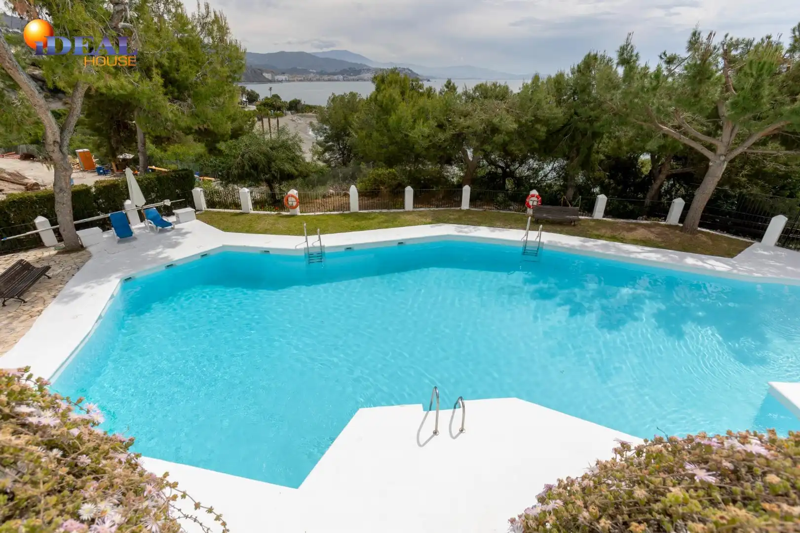 Piscina de Piso en venta en Almuñécar con Jardín privado, Terraza y Piscina comunitaria