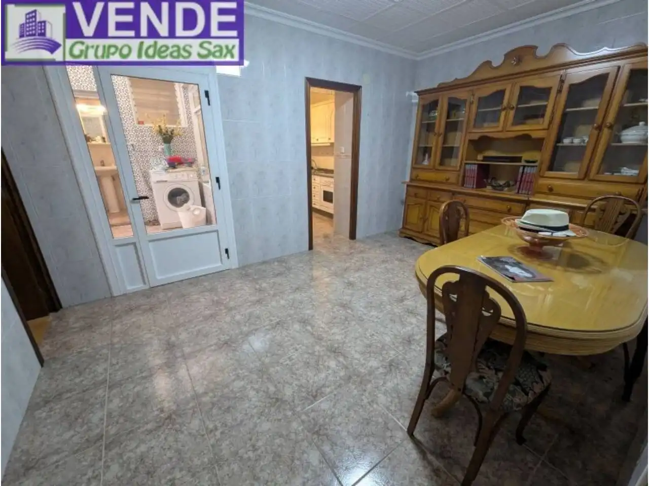 Flat for sale in Sax