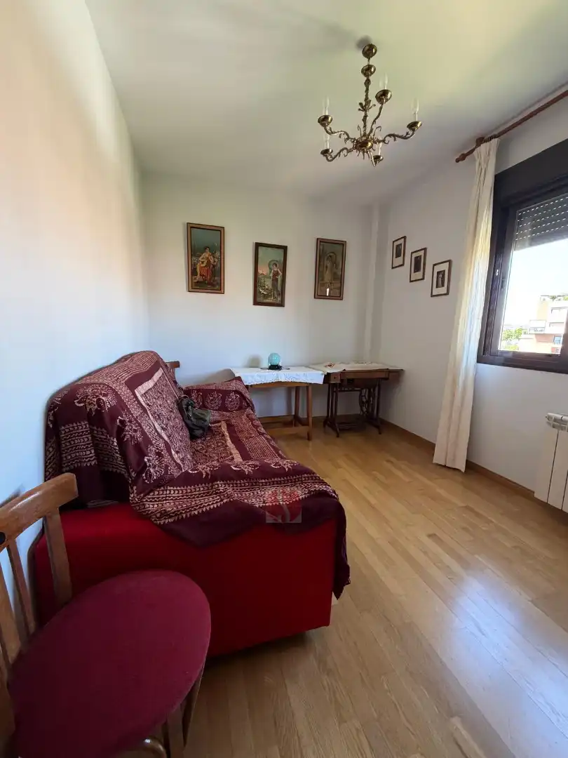 Sala de estar de Ático en venta en Granada con Calefacción, Parquet y Terraza