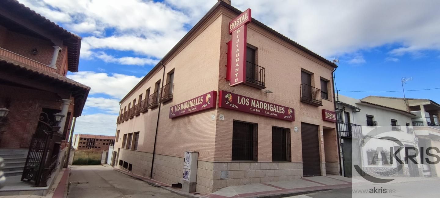 Building for sale in Lominchar