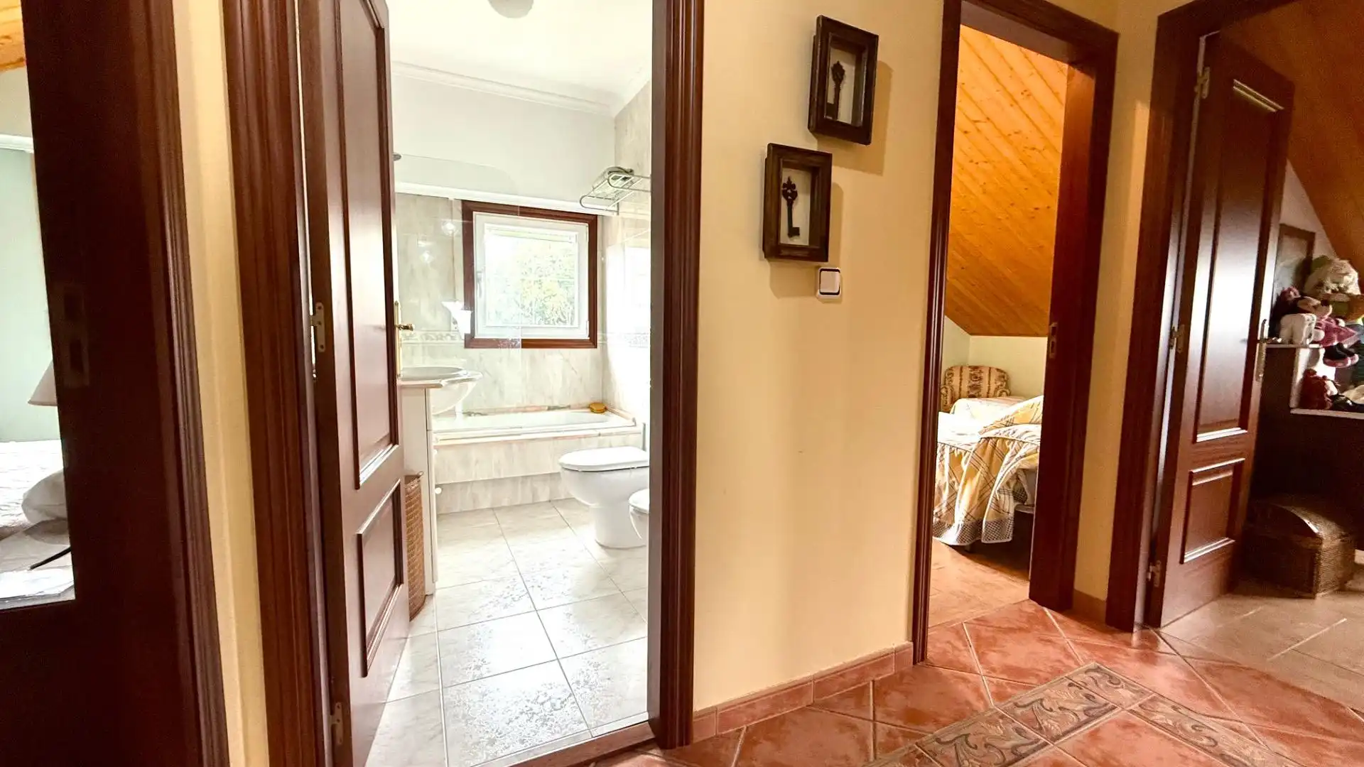 Bathroom of Country homes for sale in Toén  with Private garden, Storage room and Swimming Pool