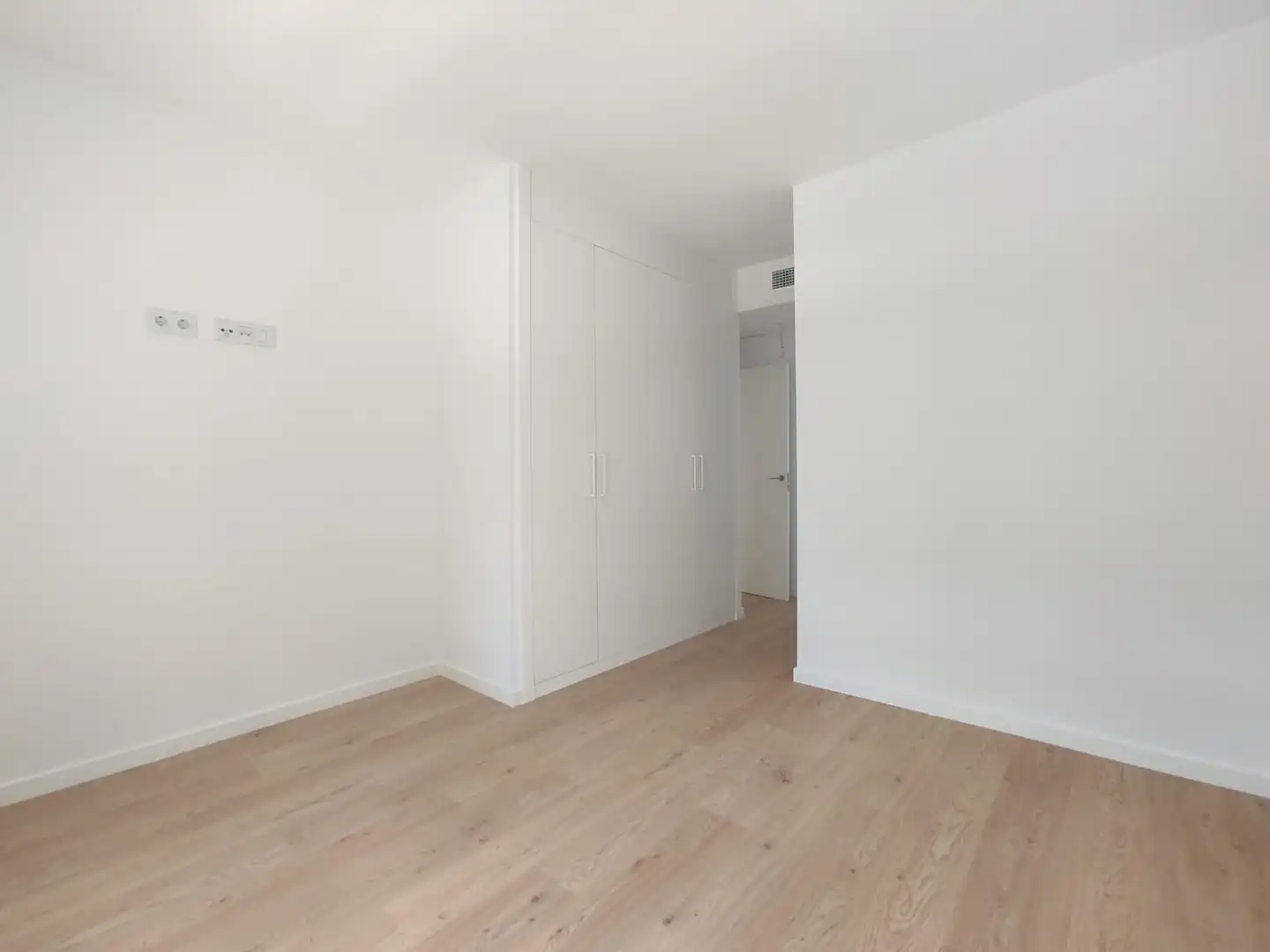 Bedroom of Flat for rent in Dos Hermanas  with Air Conditioner, Heating and Terrace