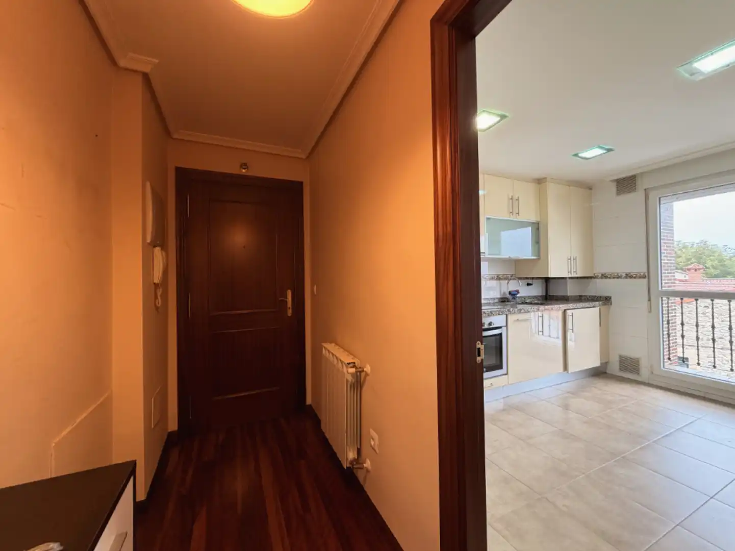 Pis en venda en Oviedo  amb Calefacció, Parquet i Balcó