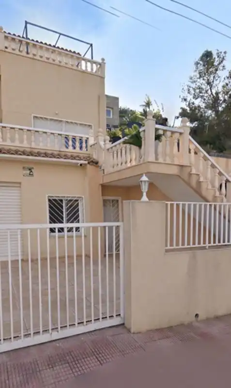 Casa aparellada amb terrassa en venda a Carrer del Cabeçó d'Or, imagen 2