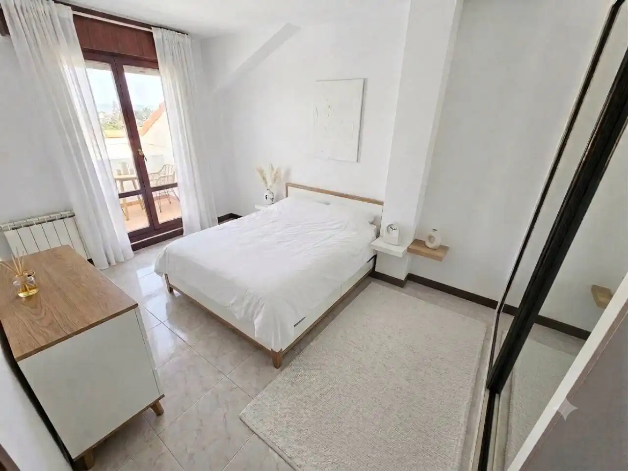Habitación de Apartamento en venta en Noja con Calefacción, Terraza y Balcón