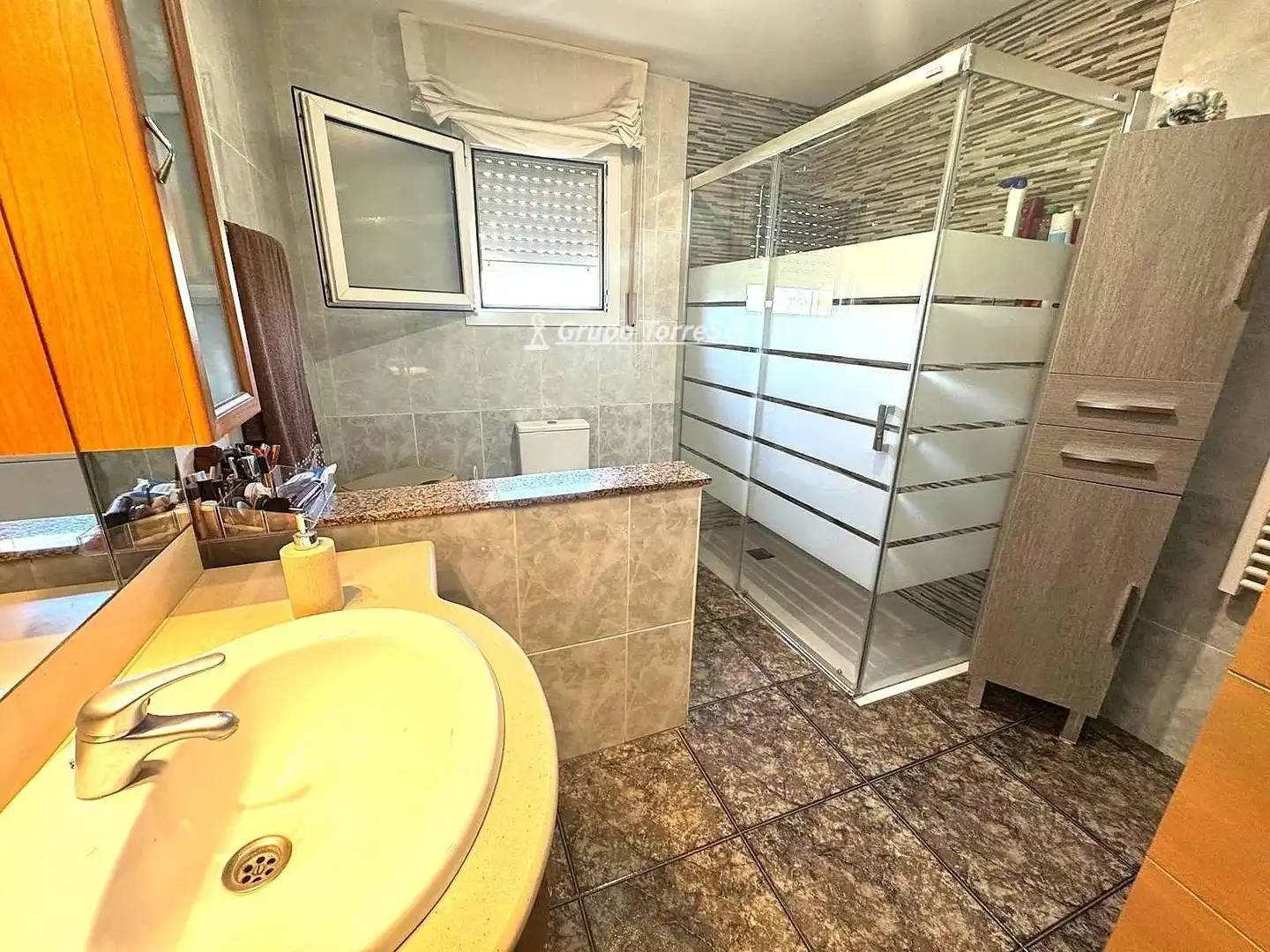 Bathroom of Houses for sale in La Bisbal del Penedès  with Air Conditioner, Heating and Terrace