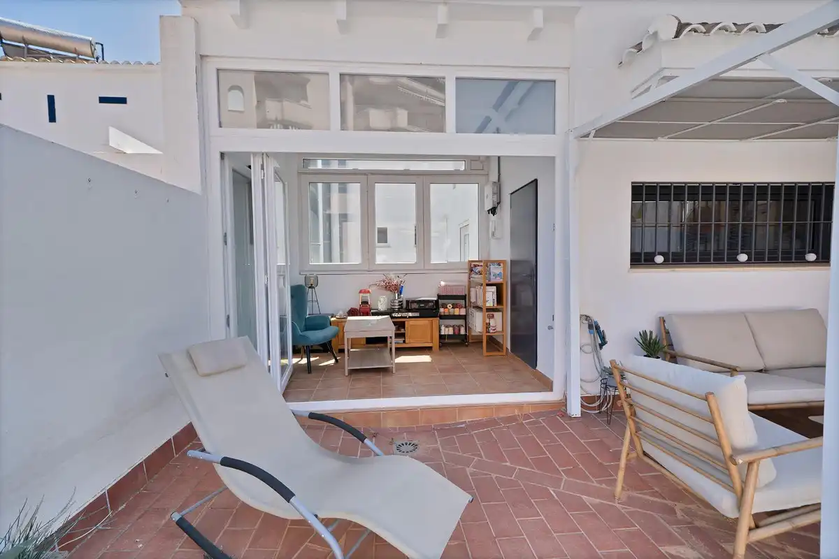 Terraza de Casa adosada en venta en Fuengirola con Aire acondicionado, Calefacción y Jardín privado