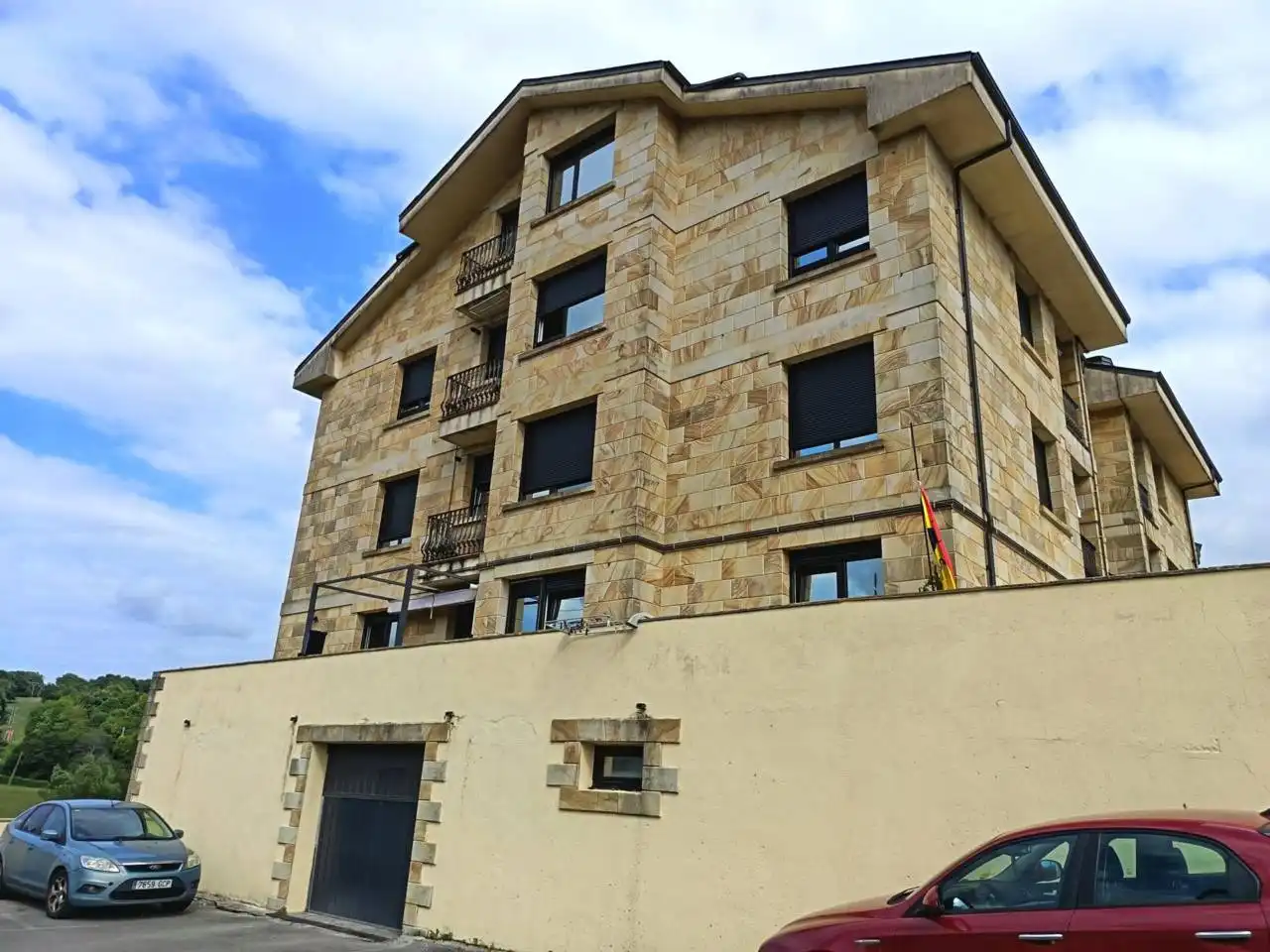 Vista exterior de Pis en venda en Hazas de Cesto amb Calefacció i Terrassa