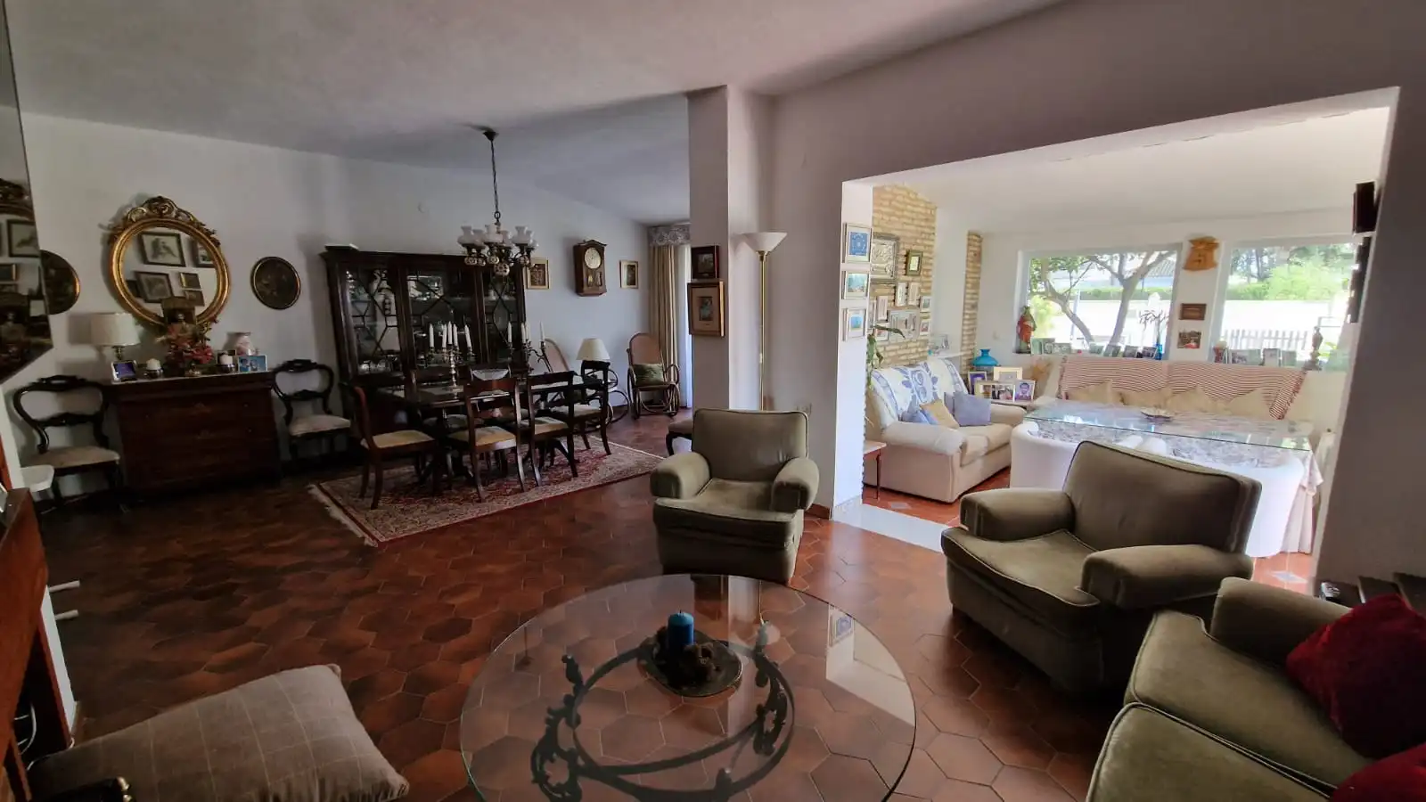Living room of Detached homes for sale in El Puerto de Santa María  with Air Conditioner, Private garden and Storage room