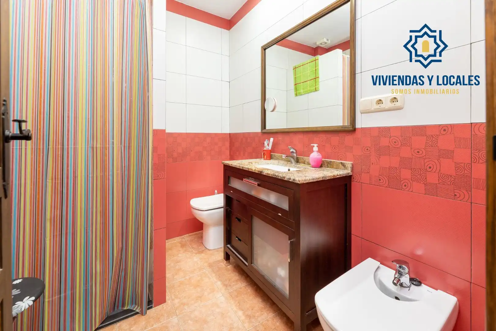 Adosado con piscina en venta en Peligros, imagen 33