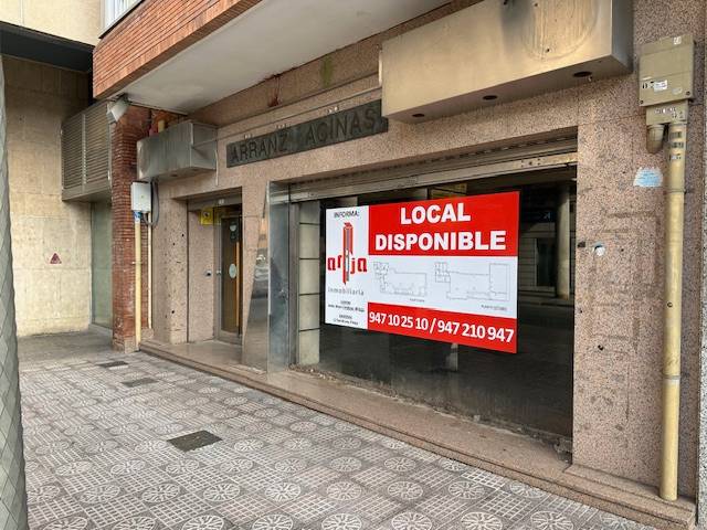 Local comercial en Venta en Plaza de España en Los Vadillos - R. Sanitaria - Pozanos