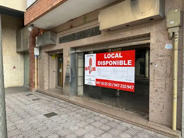 Local comercial en venda a Plaza de España