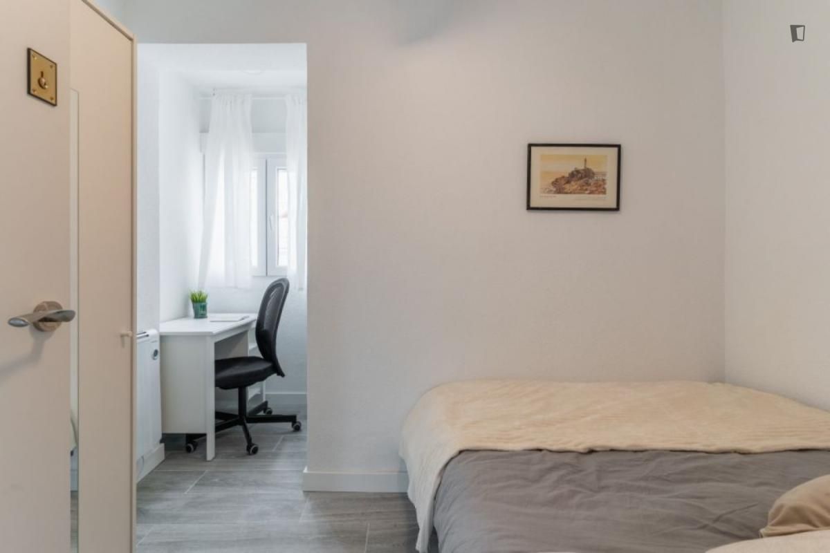 Apartment to share in Los Rosales