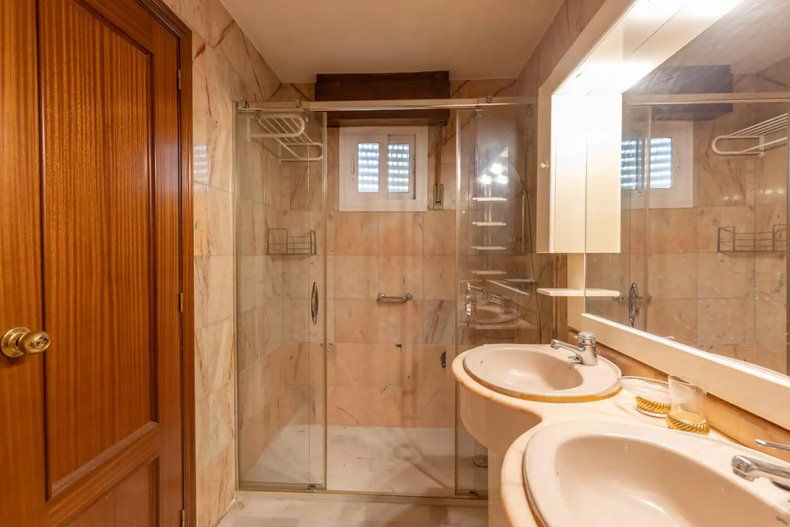 Baño de Casa adosada en venta en Granada con Calefacción, Terraza y Trastero