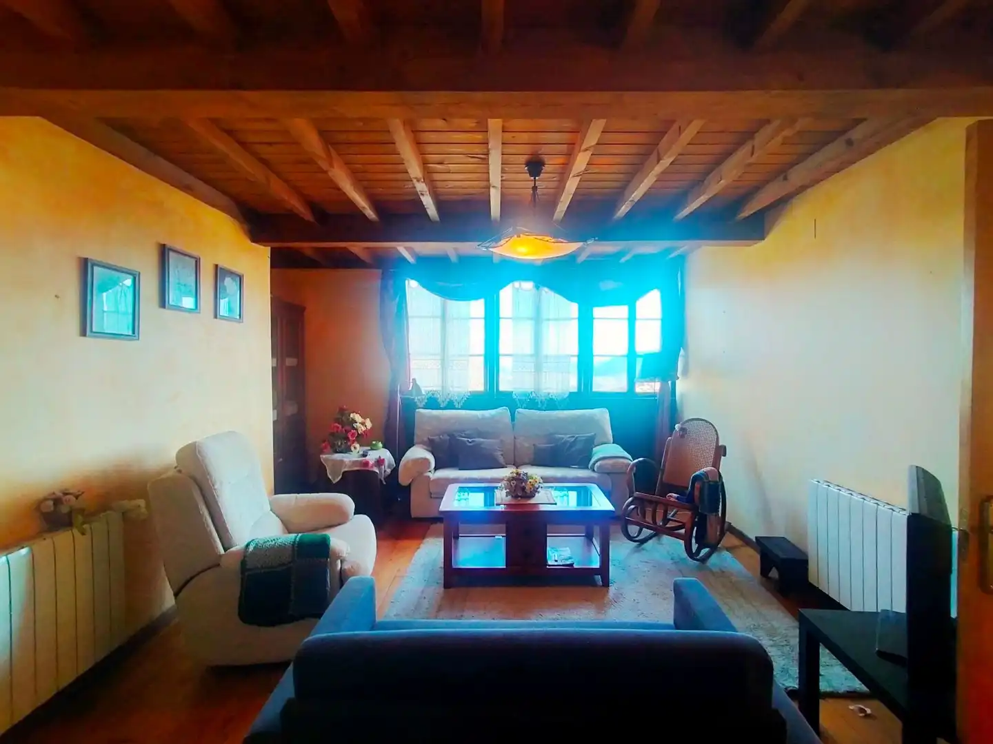Sala d'estar de Finca rústica en venda en Salas amb Calefacció, Jardí privat i Traster