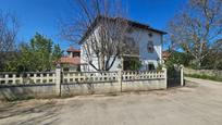 Vista exterior de Casa o xalet en venda en Valle de Mena amb Calefacció, Jardí privat i Balcó