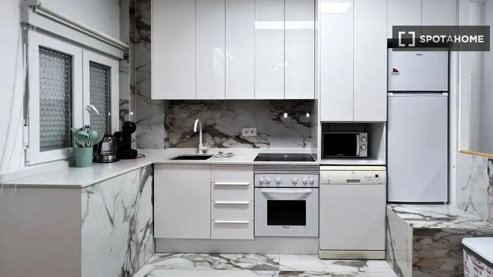 Küche von Wohnung zur Miete in Madrid mit Klimaanlage, Heizung und Möbliert