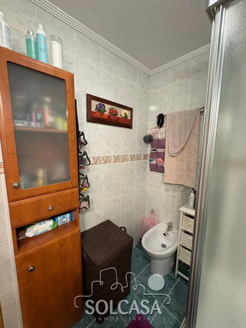 Bathroom of Flat for sale in Cistérniga  with Heating, Furnished and Oven