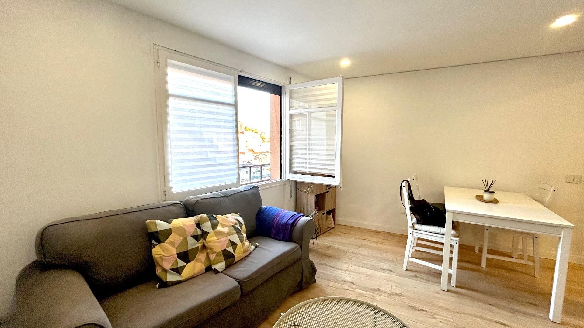 Living room of Flat for sale in  Barcelona Capital  with Air Conditioner, Heating and Parquet flooring