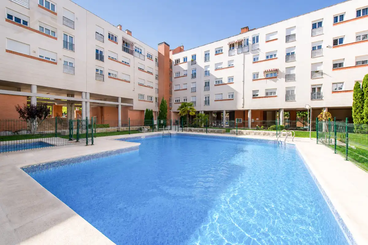 Piscina de Pis en venda en Alcobendas amb Aire condicionat, Calefacció i Parquet