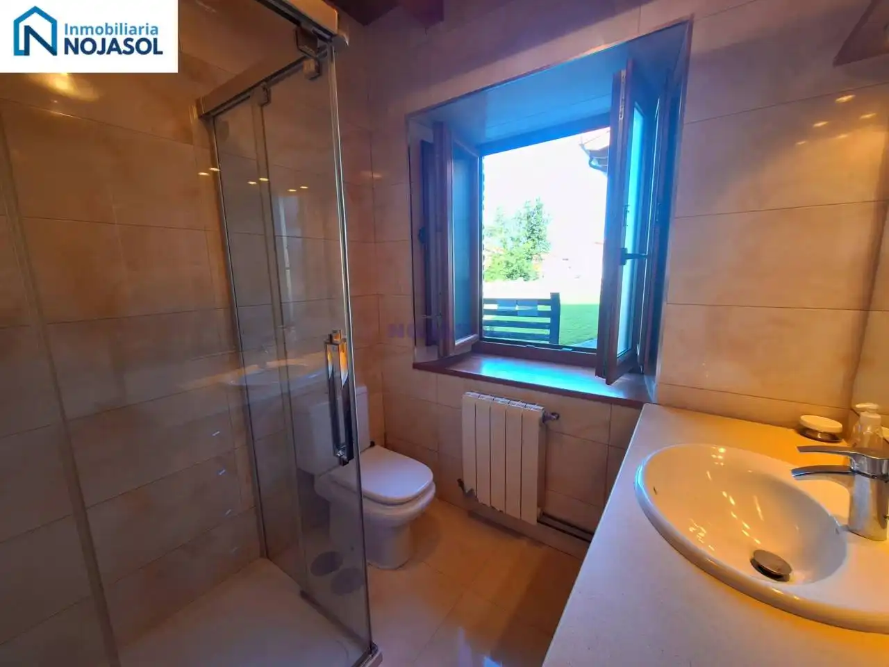 Baño de Casa o chalet de alquiler en Noja con Calefacción, Jardín privado y Terraza