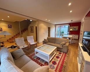 Sala d'estar de Casa o xalet de lloguer en Cabanillas amb Calefacció, Jardí privat i Terrassa