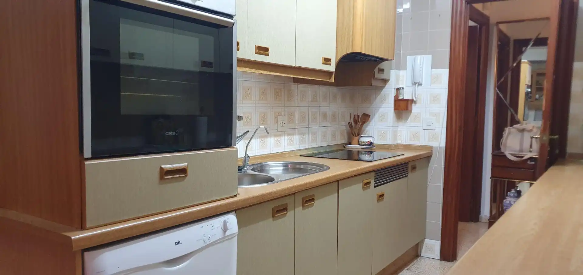 Habitación en Calle PRIMAVERA, Carolinas Altas