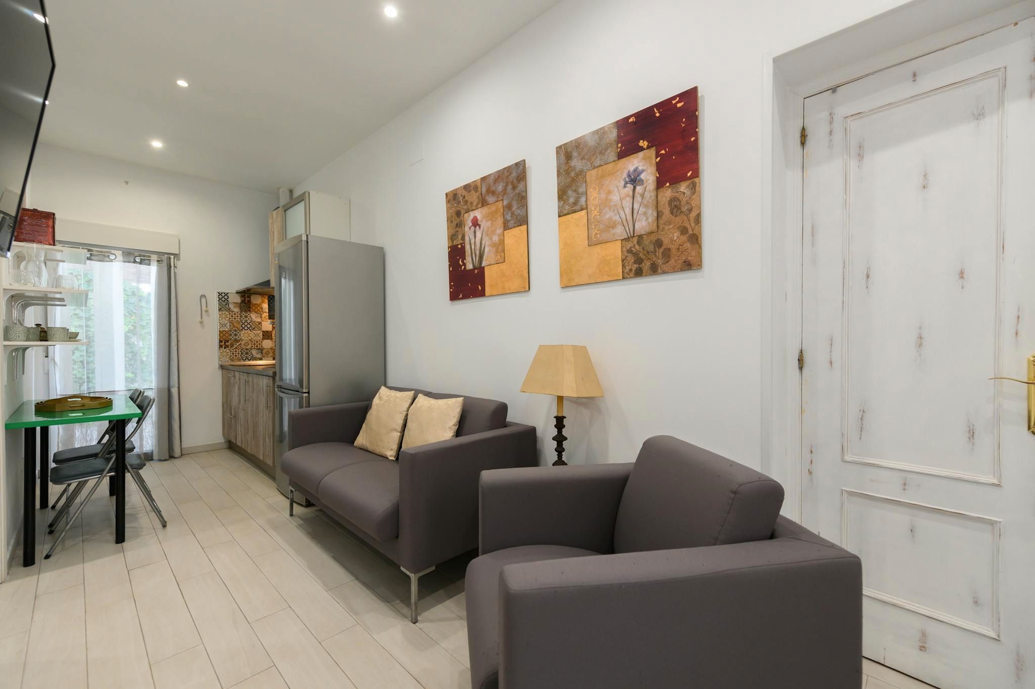 Sala de estar de Piso de alquiler en  Madrid Capital con Aire acondicionado, Calefacción y Amueblado