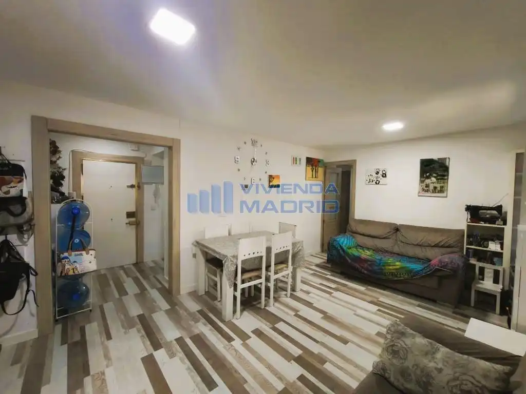 Sala d'estar de Pis en venda en Madrid amb Calefacció