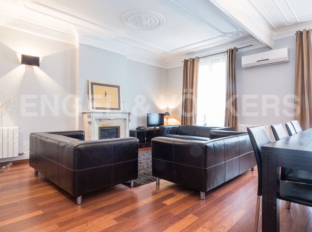 Sala de estar de Apartamento de alquiler en  Barcelona Capital con Aire acondicionado, Calefacción y Parquet