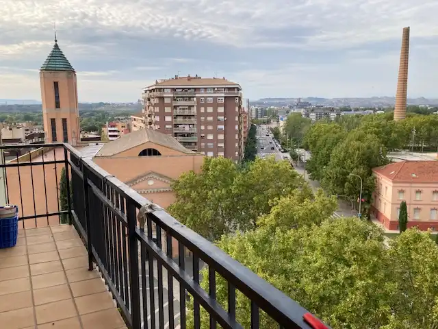 Vista exterior de Piso en venta en Monzón con Amueblado