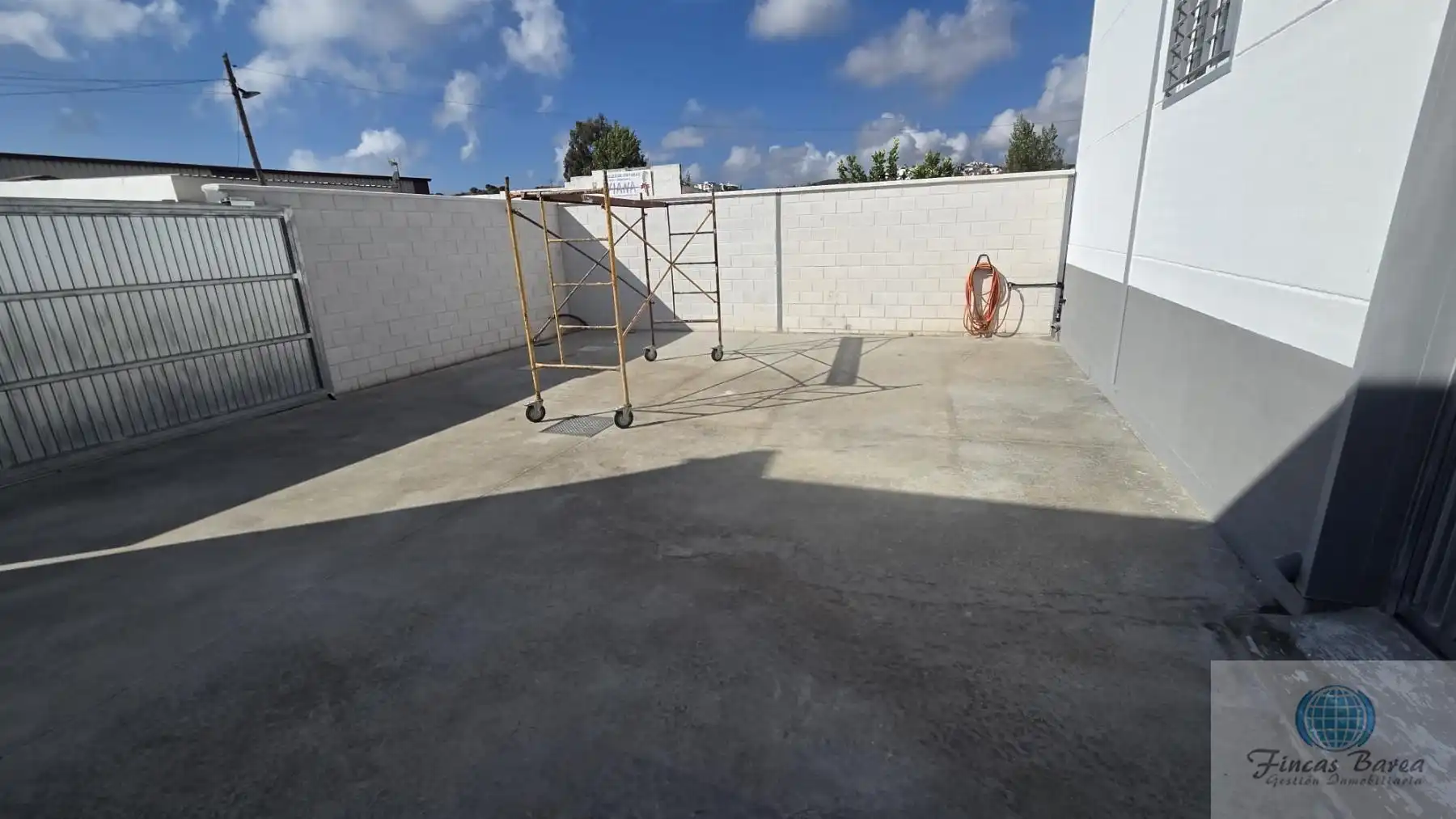 Terrace of Industrial buildings for rent in Las Lagunas