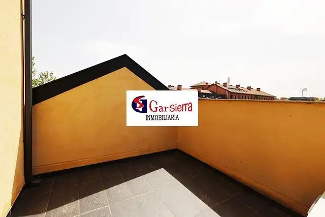 Vista exterior de Casa o chalet en venta en Madrid con Calefacción, Jardín privado y Terraza