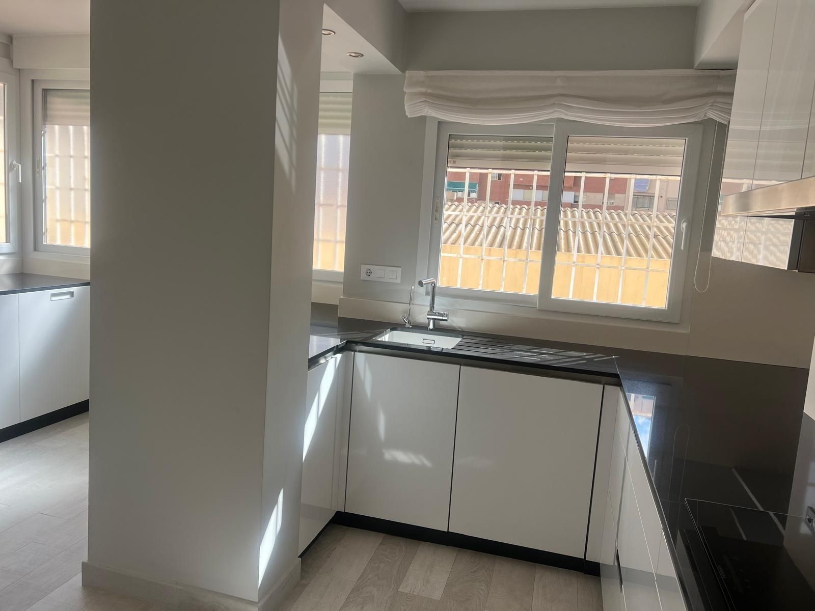 Kitchen of Flat to rent in Cartagena  with Air Conditioner and Storage room