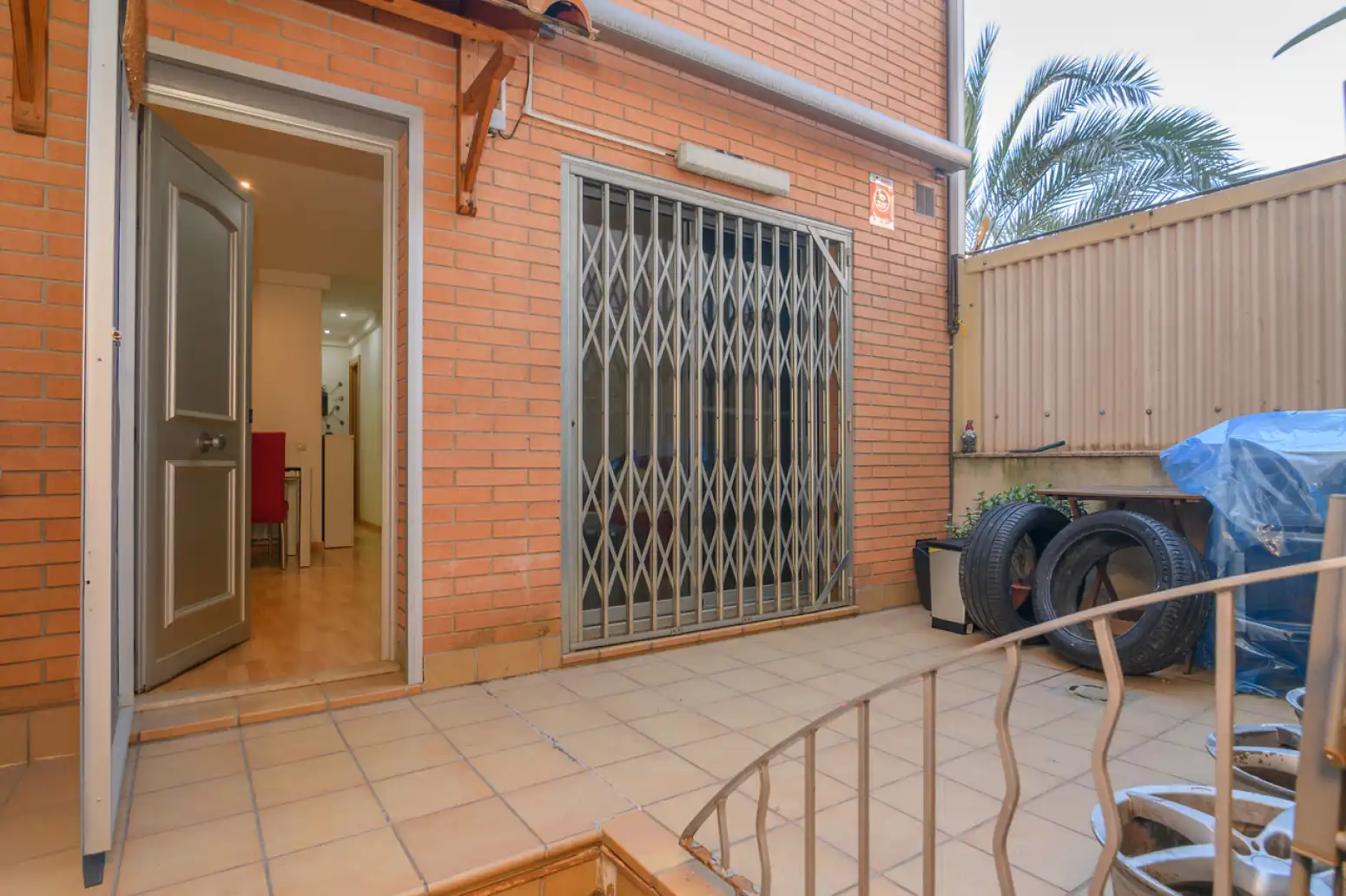 Exterior view of Flat for sale in Sant Boi de Llobregat  with Parquet flooring and Terrace