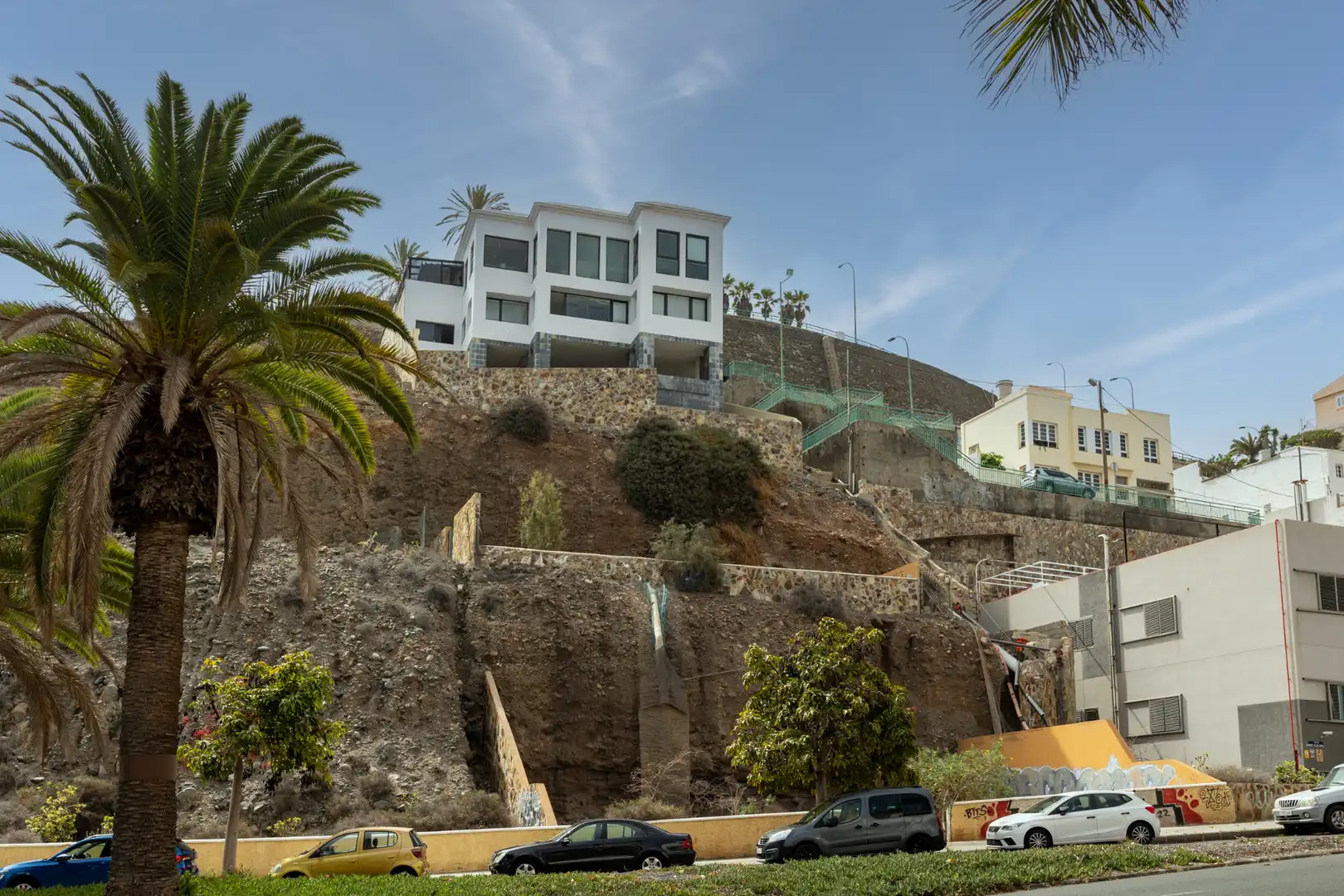 Vista exterior de Casa o xalet en venda en Las Palmas de Gran Canaria amb Aire condicionat, Terrassa i Moblat