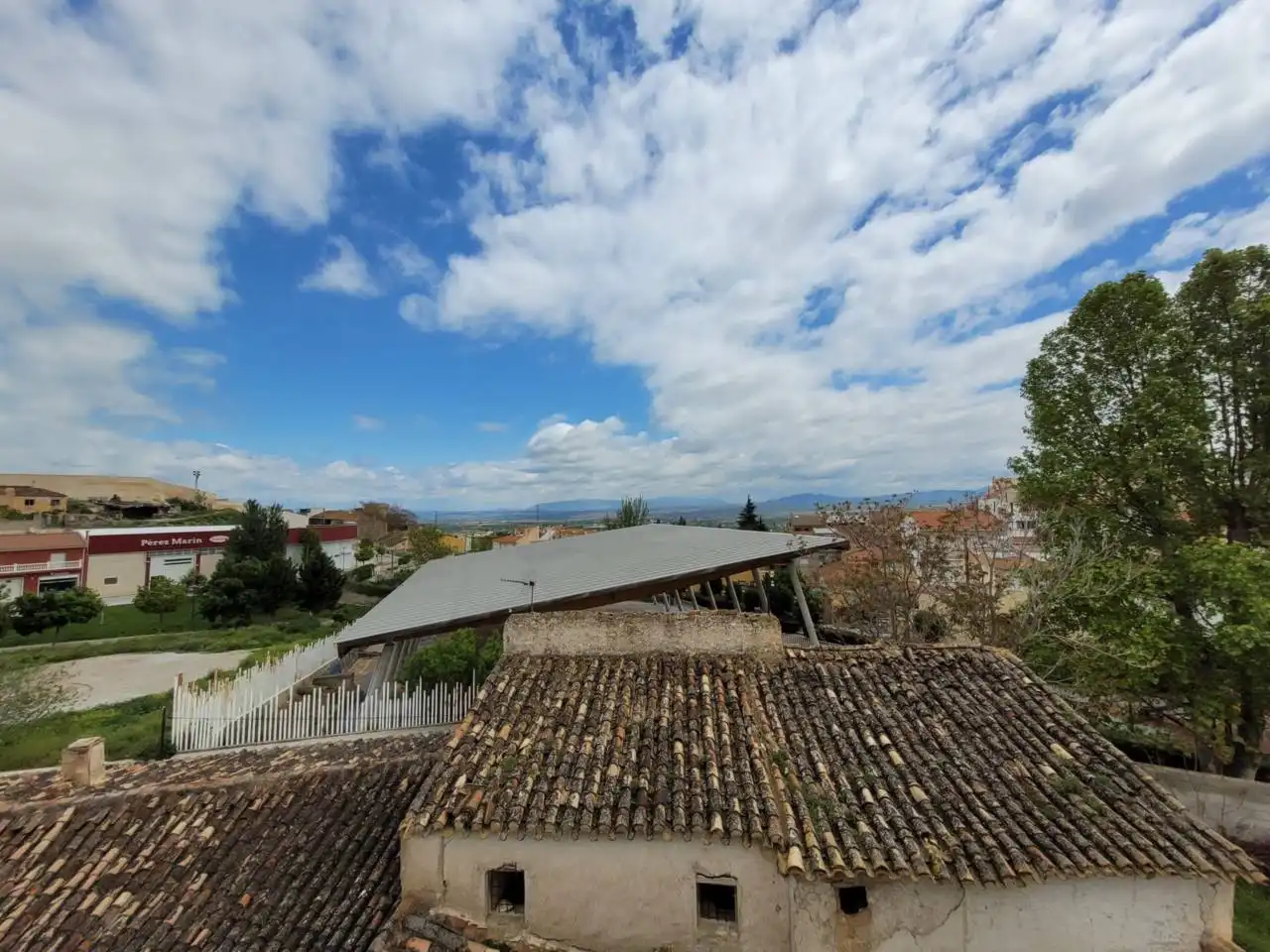Vista exterior de Casa o xalet en venda en Baza amb Aire condicionat, Calefacció i Jardí privat